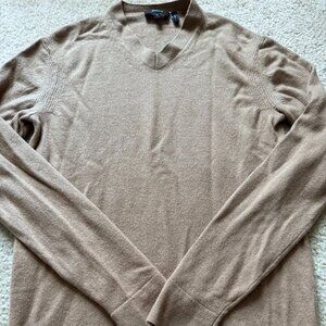 Theory Reiser 100% Cashmere V-Neck Sweater in Camel, Size XS